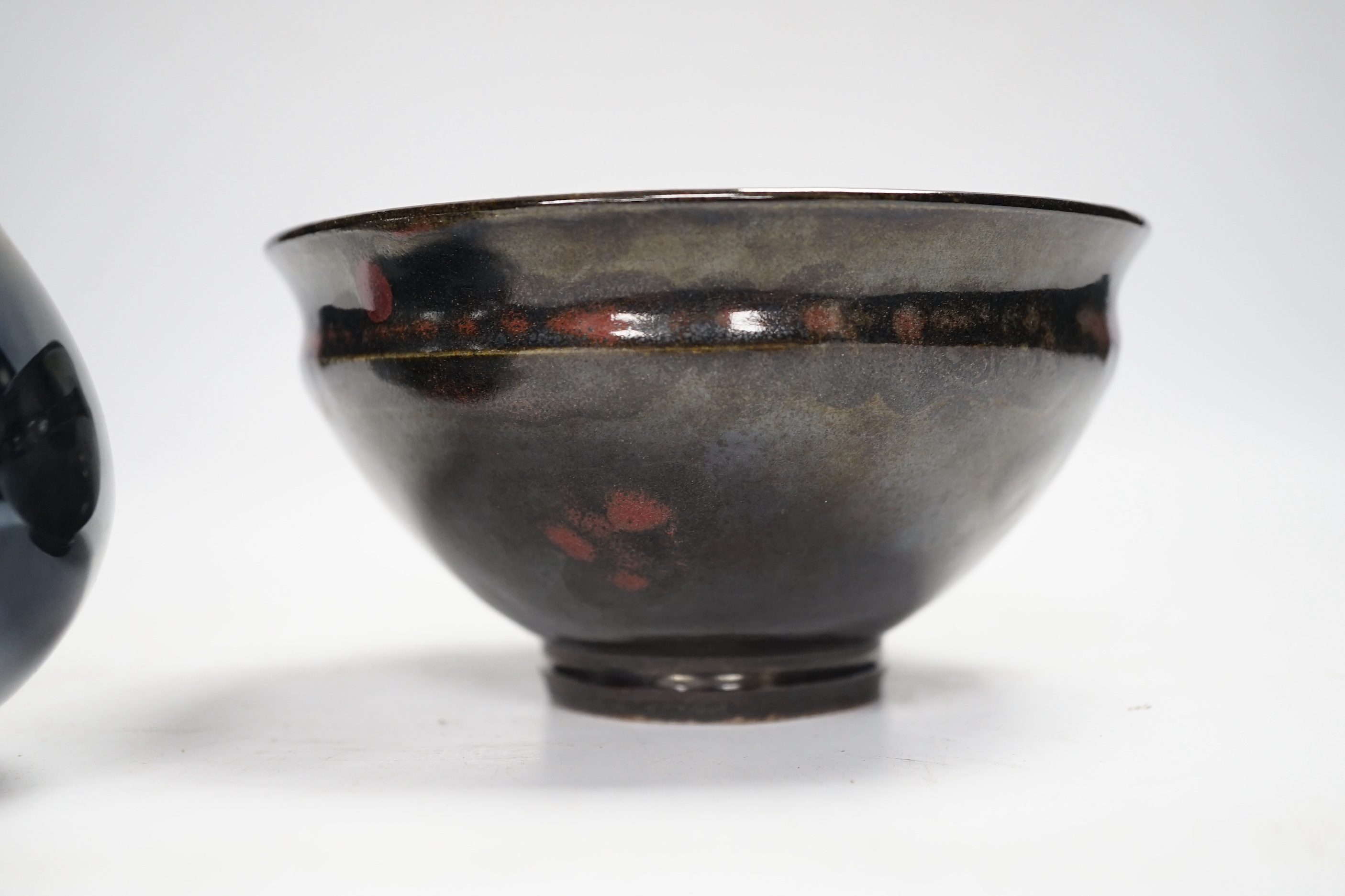 Two Chinese jizhou-style bowls, 7cm